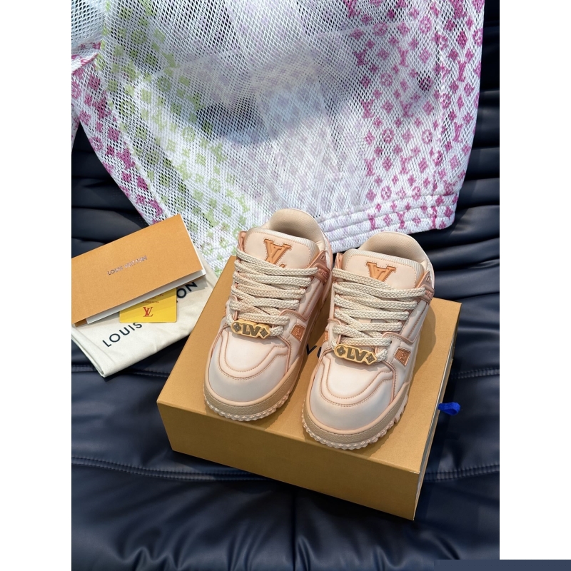 l**is V*t*n sneakers